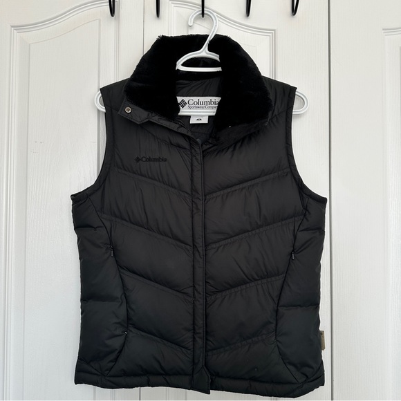 Jackets & Blazers - Columbia Sportswear Vest with faux fur neckline
